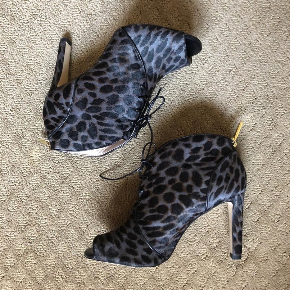 Louise et Cie Vernonia Open Toe Booties - 6.5M